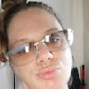 Meet your Posher, Angie